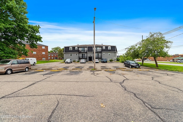3401 Lesway Ct, Louisville, KY 40220 - multi unit property featuring uncovered parking