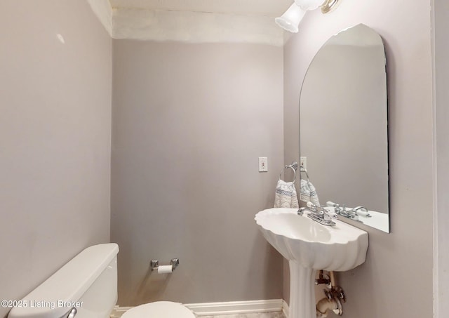 512 Valley College Dr, Louisville, KY 40272 - bathroom with toilet