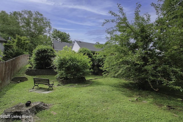512 Valley College Dr, Louisville, KY 40272 - view of yard