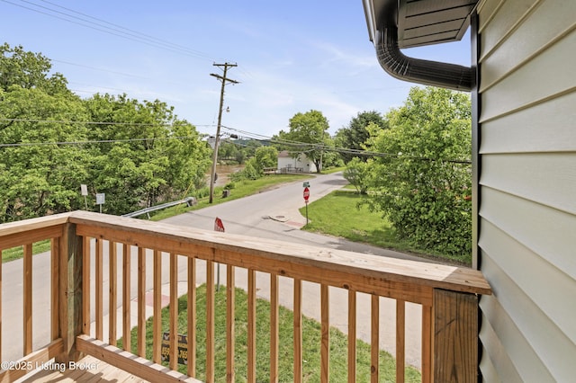 802 Kentucky Ave, Frankfort, KY 40601 - view of wooden terrace