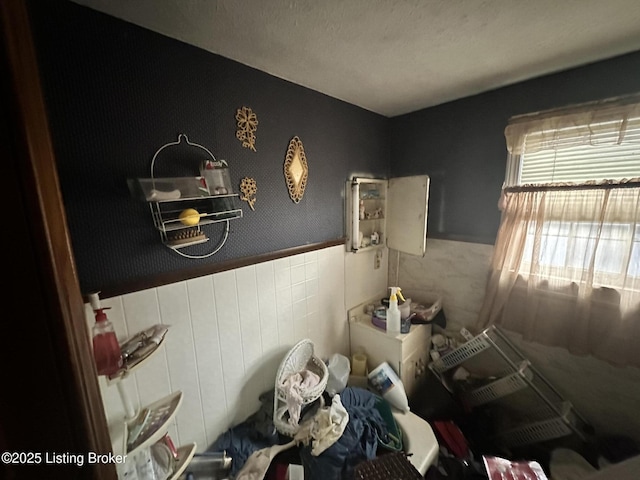 500 N 39th St, Louisville, KY 40212 - bedroom with a wainscoted wall