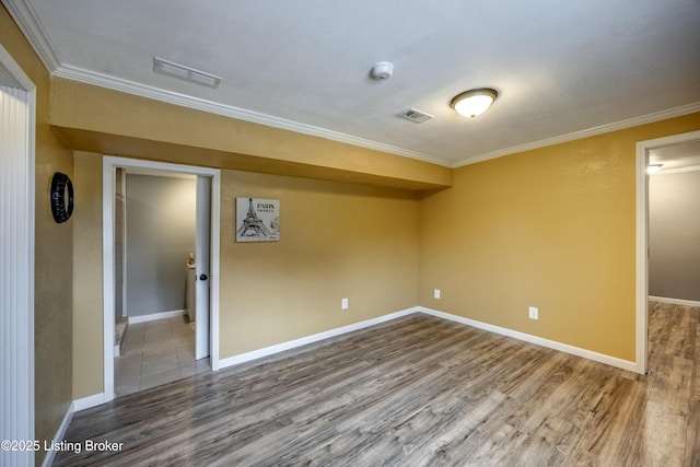 4605 Clarkhurst Cir, Smithfield, KY 40068 - empty room with ornamental molding, wood finished floors, baseboards, and a smoke detector