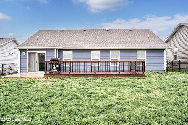 10938 Pheasant Hill Cir, Louisville, KY 40229 - rear view of property featuring a shingled roof and a deck