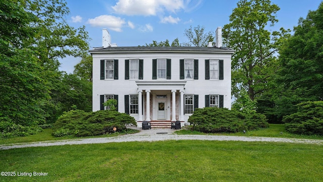 316 E Cross Main St, New Castle, KY 40050 - view of front of home featuring a chimney and a front yard