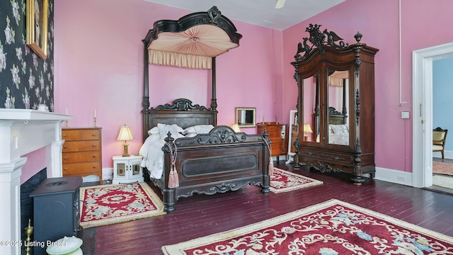 316 E Cross Main St, New Castle, KY 40050 - bedroom featuring hardwood / wood-style flooring and baseboards