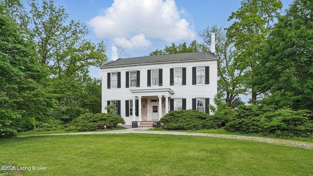 316 E Cross Main St, New Castle, KY 40050 - view of front of home featuring a chimney and a front lawn