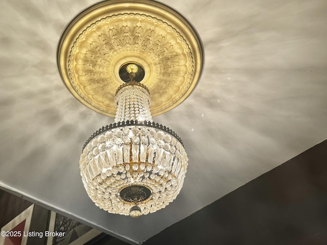 218 Locust St, Jeffersonville, IN 47130 - detailed view of a chandelier