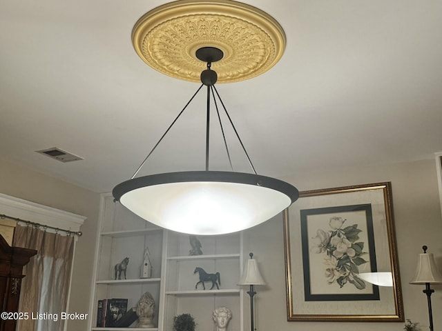 218 Locust St, Jeffersonville, IN 47130 - detailed view of built in features