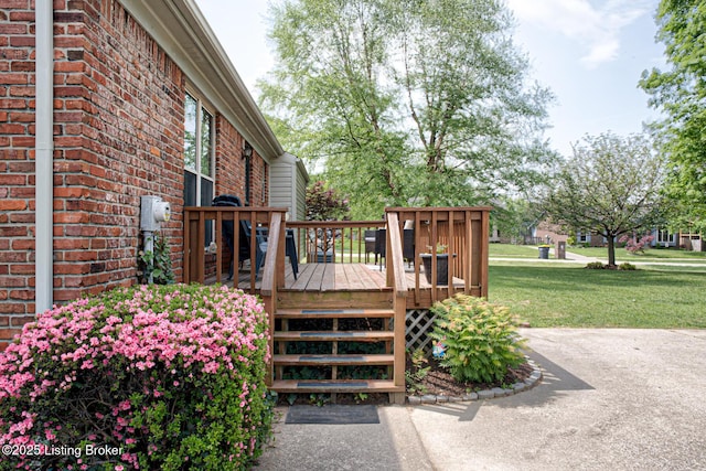 7020 Field View Ct, Louisville, KY 40291 - deck featuring a yard