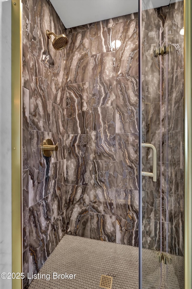 2501 Newburg Rd, Louisville, KY 40205 - bathroom featuring a shower stall
