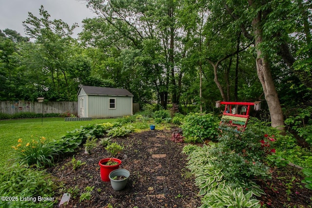 9200 Axminster Dr, Louisville, KY 40299 - view of yard with view of scattered trees