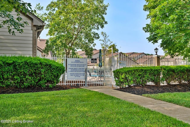 1208 Elderberry Ln, Louisville, KY 40243 - view of gate