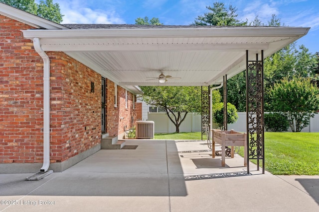 4011 White Plains Ct, Louisville, KY 40218 - view of patio / terrace featuring a ceiling fan