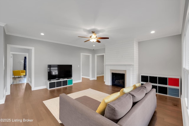 13005 Vista Dr, Prospect, KY 40059 - living area featuring ceiling fan, recessed lighting, a large fireplace, baseboards, and wood finished floors