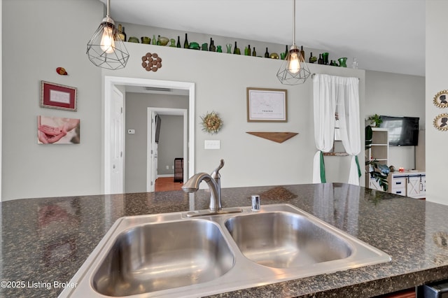 11601 Top Walnut Loop, Louisville, KY 40229 - kitchen with a sink and pendant lighting