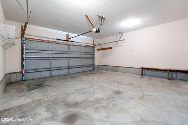4225 Treesdale Dr, Sellersburg, IN 47172 - garage featuring a garage door opener