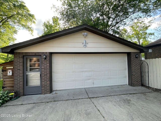 7102 Gorham Way, Louisville, KY 40291 - view of garage
