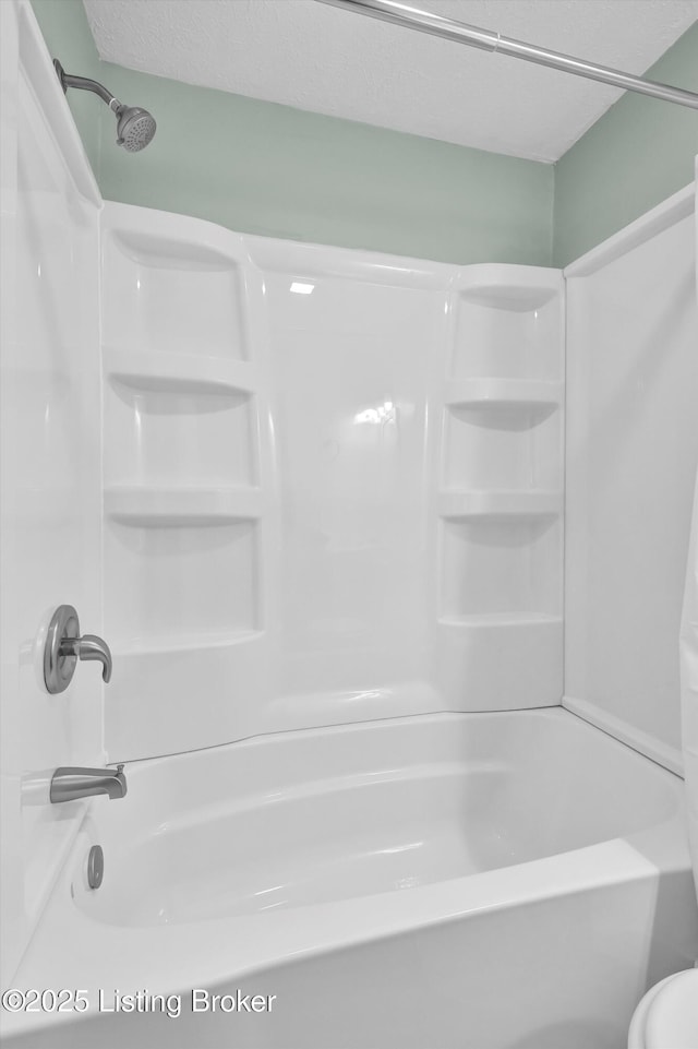 6106 Dobson Ct, Louisville, KY 40229 - bathroom featuring washtub / shower combination
