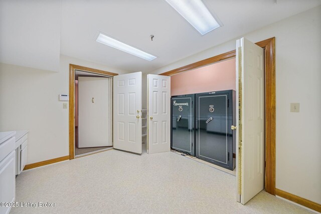 527 Woodlake Dr, Louisville, KY 40245 - interior space with baseboards