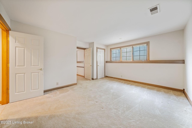 527 Woodlake Dr, Louisville, KY 40245 - unfurnished bedroom featuring carpet floors and a closet