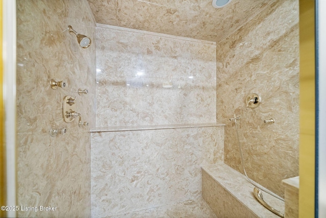 527 Woodlake Dr, Louisville, KY 40245 - bathroom featuring tiled shower