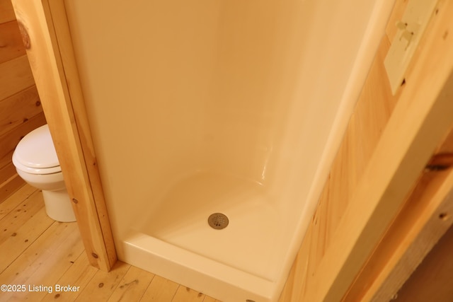 255 Little Cabin Ln, Falls Of Rough, KY 40119 - full bath featuring toilet, a shower, and wood finished floors