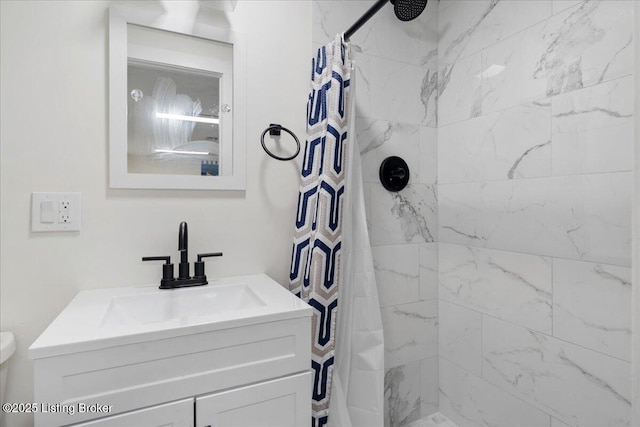 812 Castlewood Dr, New Albany, IN 47150 - bathroom with vanity and a tile shower