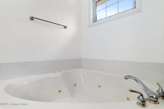 4705 Holly Forest Ct, Louisville, KY 40245 - bathroom featuring a tub with jets