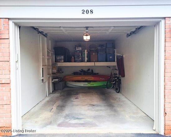 208 Forest Park Rd, Louisville, KY 40223 - view of garage
