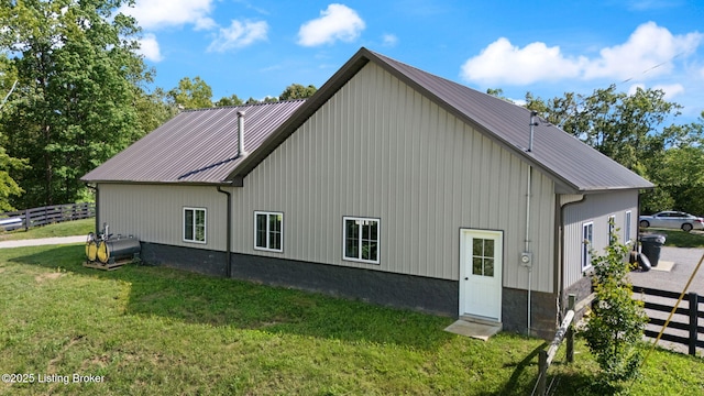 684 Cheslon Rd, Munfordville, KY 42765 - view of side of home featuring metal roof