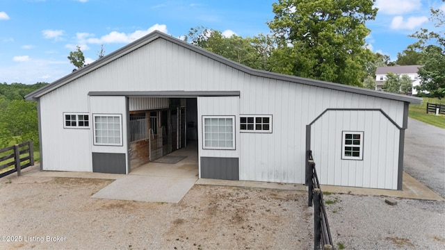 684 Cheslon Rd, Munfordville, KY 42765 - view of outbuilding with an exterior structure