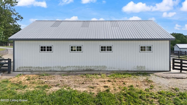 684 Cheslon Rd, Munfordville, KY 42765 - view of side of property with metal roof