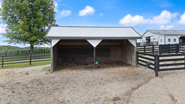 684 Cheslon Rd, Munfordville, KY 42765 - view of outdoor structure featuring an exterior structure and a detached carport