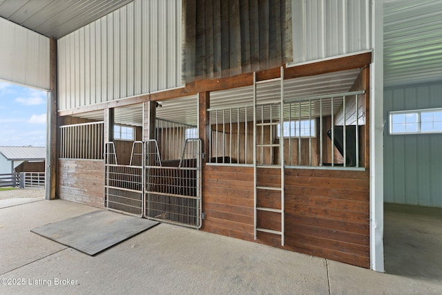 684 Cheslon Rd, Munfordville, KY 42765 - view of horse barn