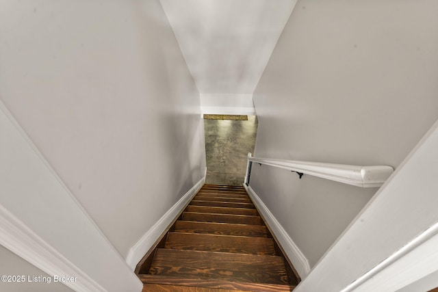 684 Cheslon Rd, Munfordville, KY 42765 - staircase featuring baseboards