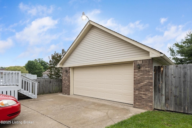5704 Bartview Ct, Louisville, KY 40229 - view of garage