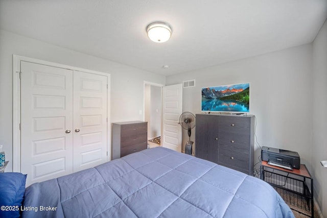 10905 Hidden Trail Ct, Louisville, KY 40229 - bedroom with a closet