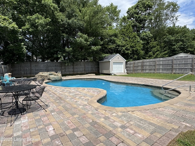 7005 Shareith Dr, Louisville, KY 40228 - view of pool featuring a patio area and a fenced backyard