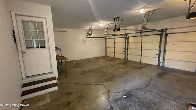 123 Westwind Trl, Bardstown, KY 40004 - garage featuring a garage door opener