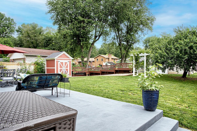 1507 Glenrock Rd, Louisville, KY 40216 - view of patio featuring a deck