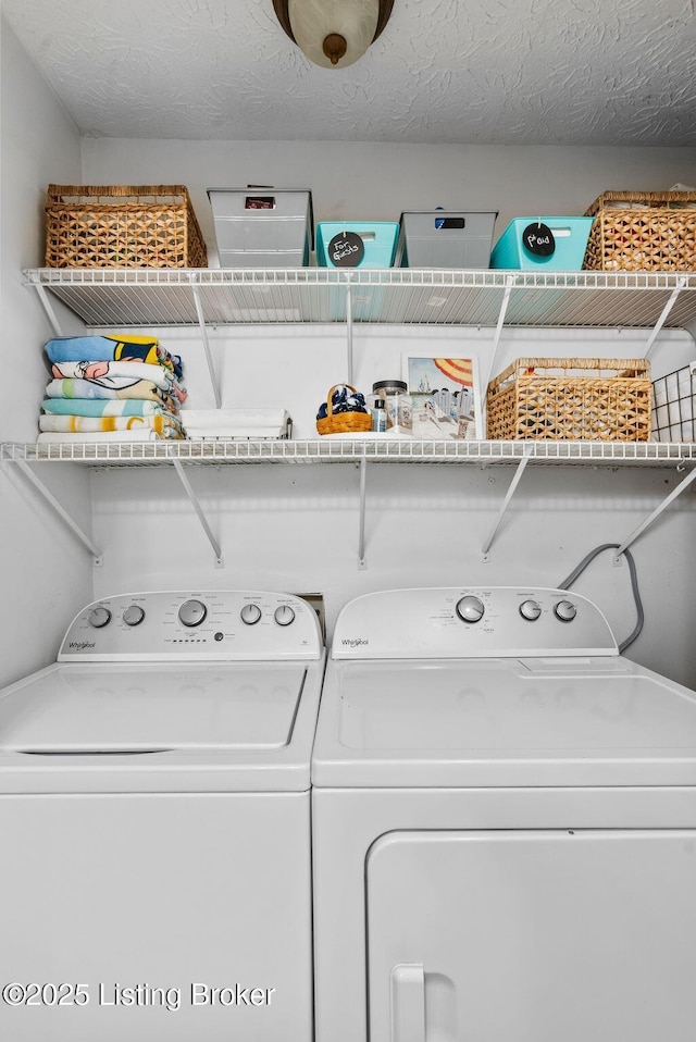 3804 Grassy Creek Dr, Lexington, KY 40503 - laundry room featuring washing machine and dryer