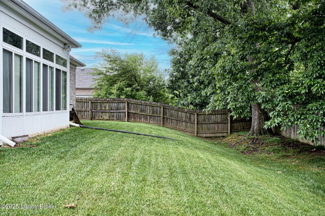 821 Shady Brook Ln, Louisville, KY 40229 - photo 34