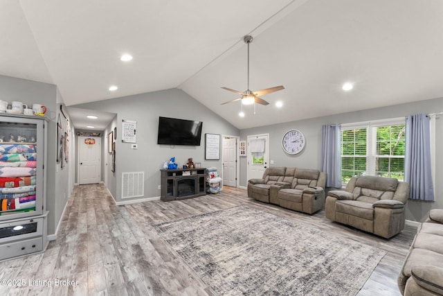 987 Wheelers Mill Rd, Munfordville, KY 42765 - living room featuring wood finished floors, lofted ceiling, ceiling fan, baseboards, and recessed lighting