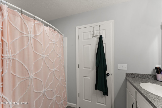 987 Wheelers Mill Rd, Munfordville, KY 42765 - full bath with vanity and a shower with curtain
