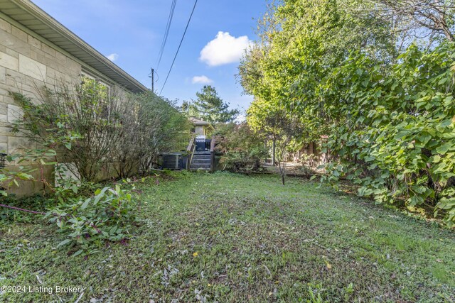 140 Ample Way, Shepherdsville, KY 40229 - view of green lawn featuring central AC unit