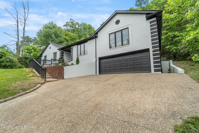 2418 Blevins Gap Rd, Louisville, KY 40272