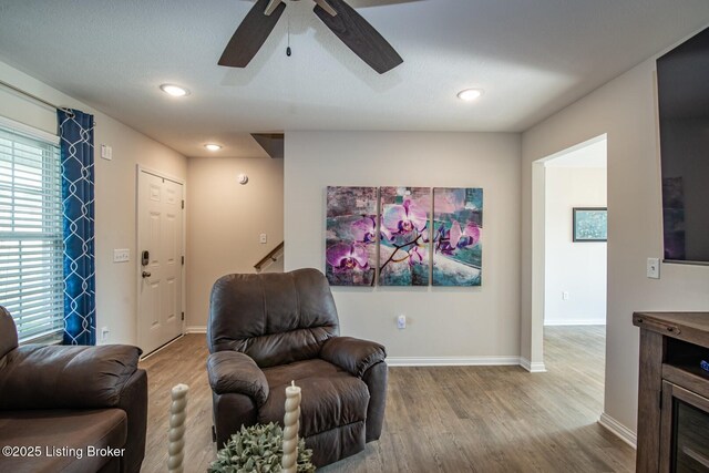 58 Sissy Ct, Elizabethtown, KY 42701 - living area featuring wood finished floors, a ceiling fan, baseboards, and recessed lighting