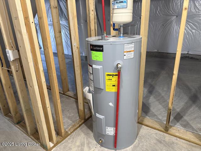 49 Roy Rd, Eastview, KY 42732 - utility room featuring water heater