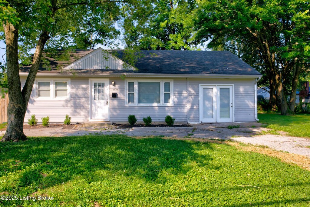 13500 Greystone Ave, Louisville, KY 40272 - photo 1