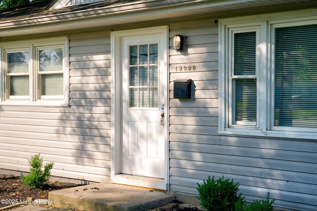 13500 Greystone Ave, Louisville, KY 40272 - property entrance
